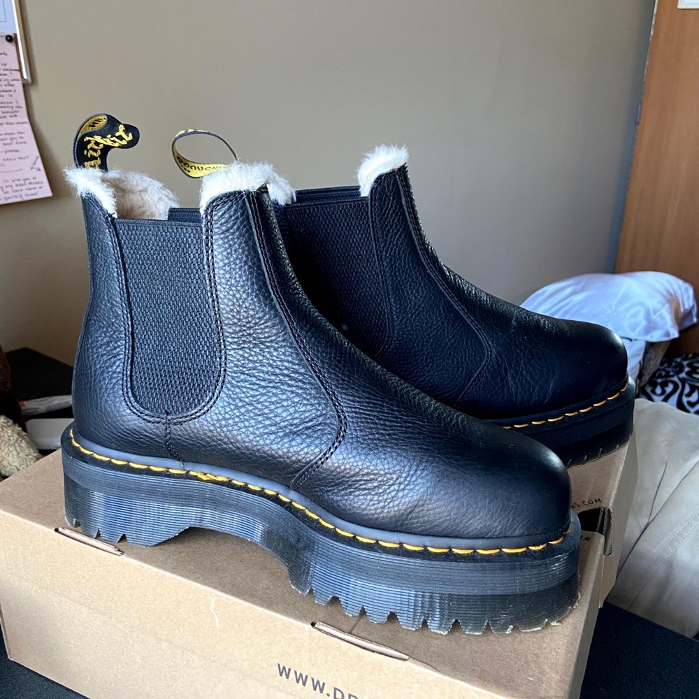 Doc marten platform Chelsea boot size 10